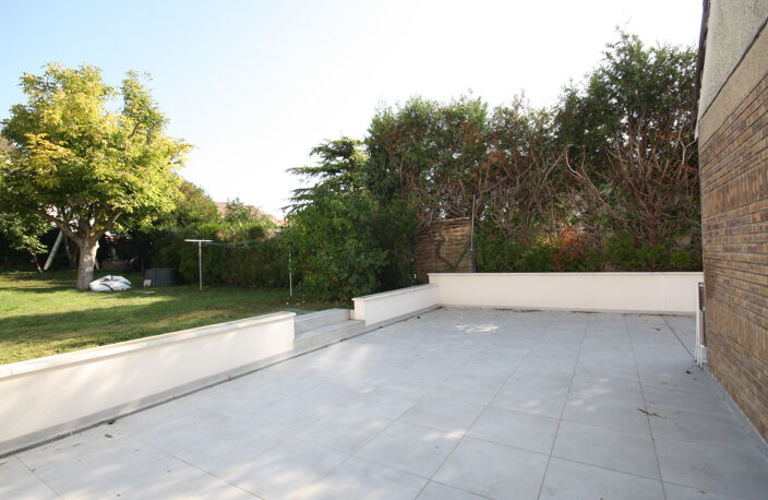 EXCUSIVITE ! Tinqueux charmante maison de plain pied 4 chambres sous sol total sur terrain de 660 m2 — photo 2