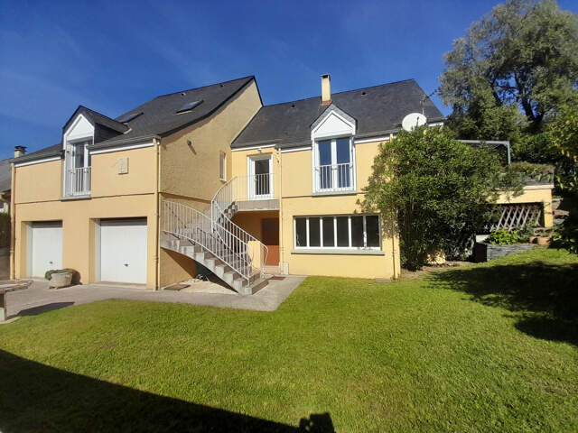 Maison de 180 m2 avec garage de 135 m2 — photo du bien