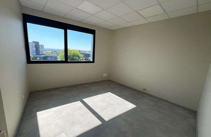 Locaux commerciaux à louer 50m² — photo 2