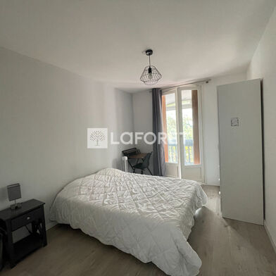 Appartement 5 pièces 375 €