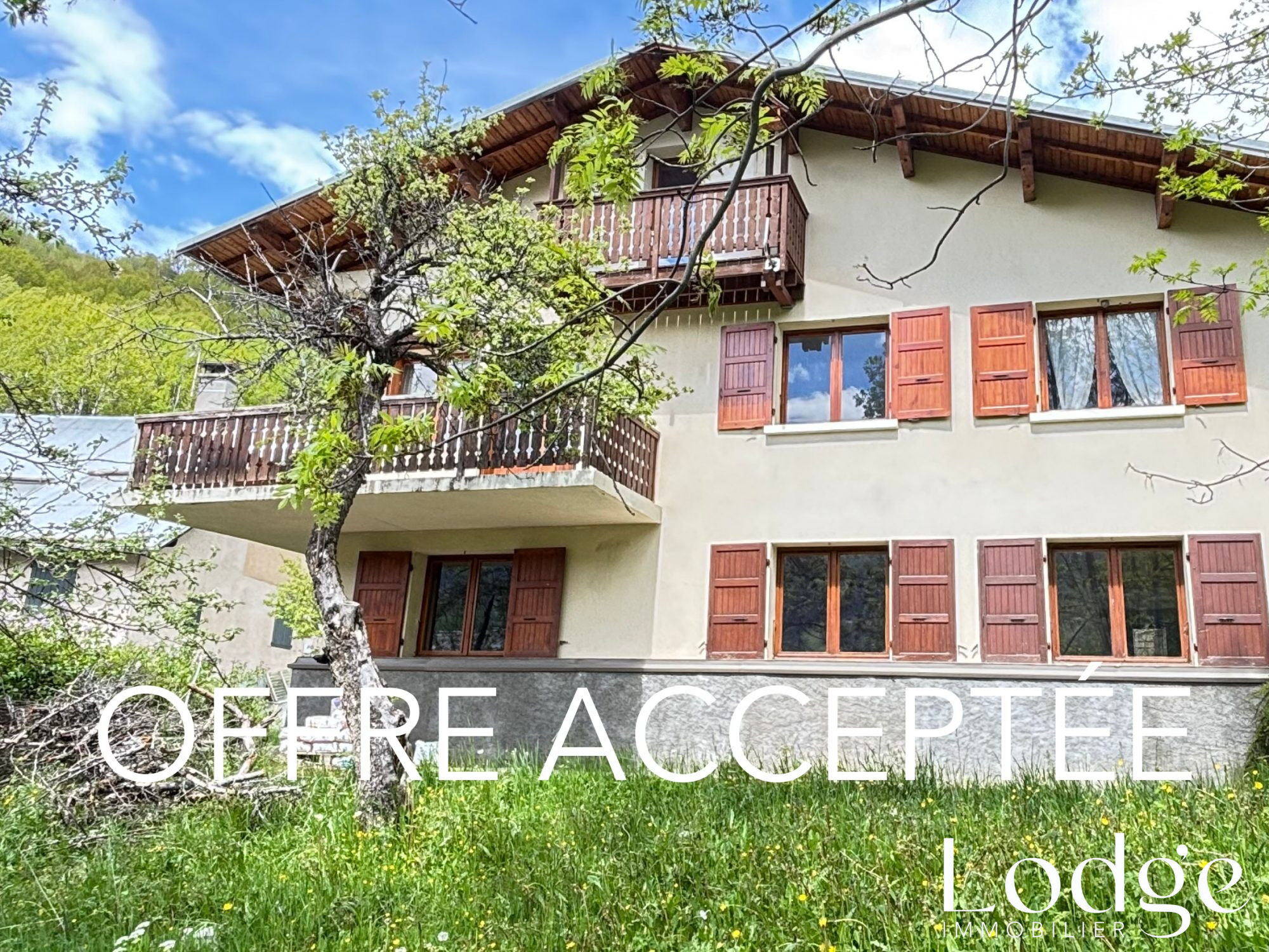 Villa / Maison  T10 à vendre Saint-Chaffrey 05330