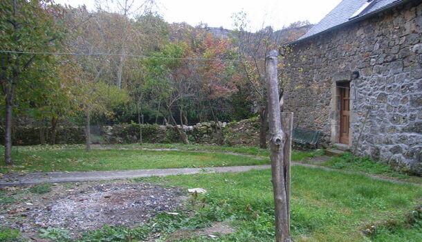 Villa / Maison 4 pièces  à louer Salles-la-Source 12330