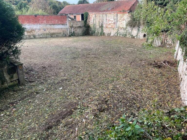   RARE À ANGOULÊME – TERRAIN PLAT EN PLEIN CŒUR DE VILLE !   — photo 1