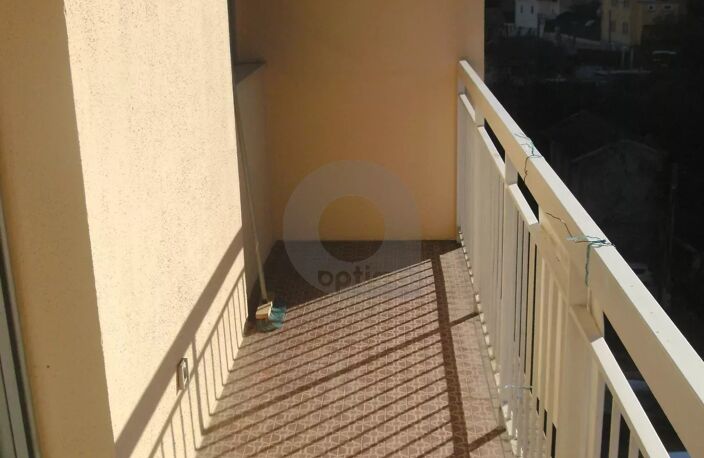 Menton Careï studio loué avec parking et cave — photo 4