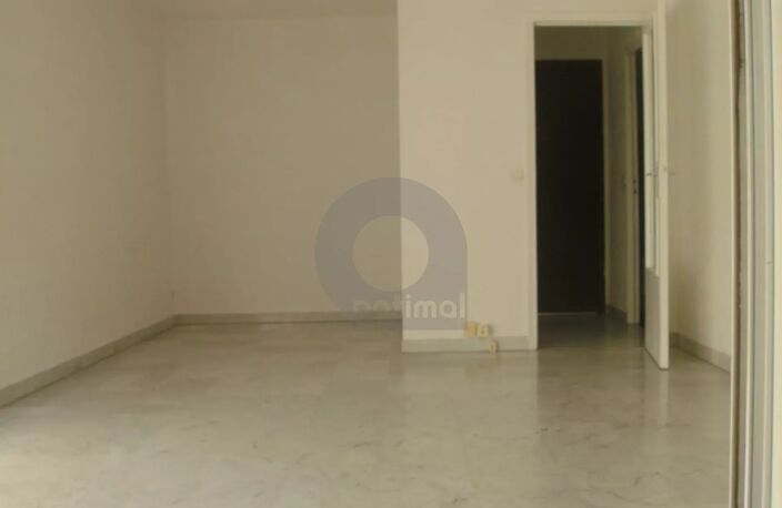 Menton Careï studio loué avec parking et cave — photo 5