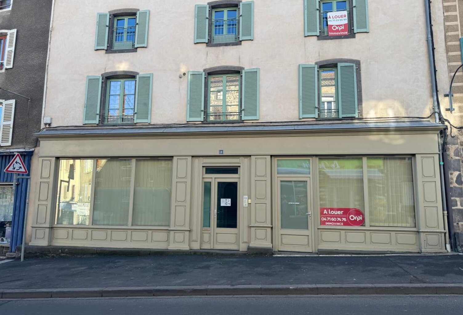 À louer – Local commercial / professionnel – Saint-Flour ville basse — photo 1