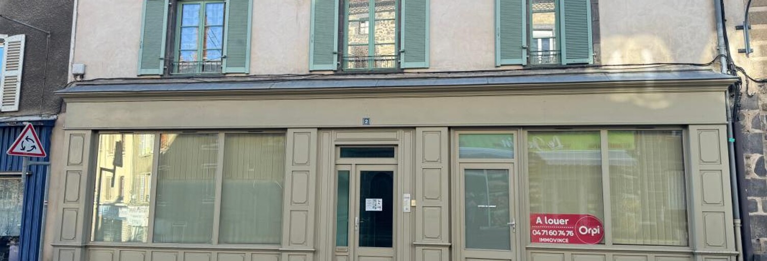 Commerce  143 m² à louer à Saint-Flour (15100)