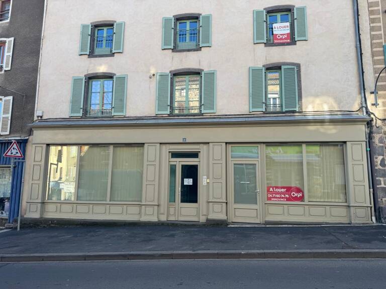 À louer – Local commercial / professionnel – Saint-Flour ville basse — photo 1