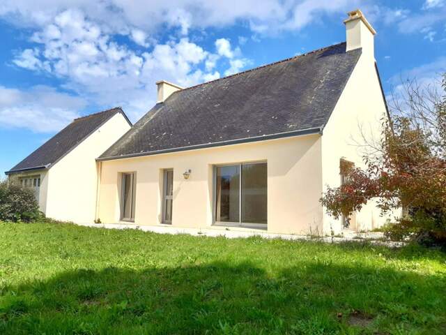 Maison de plain-pied sur grand terrain — photo du bien