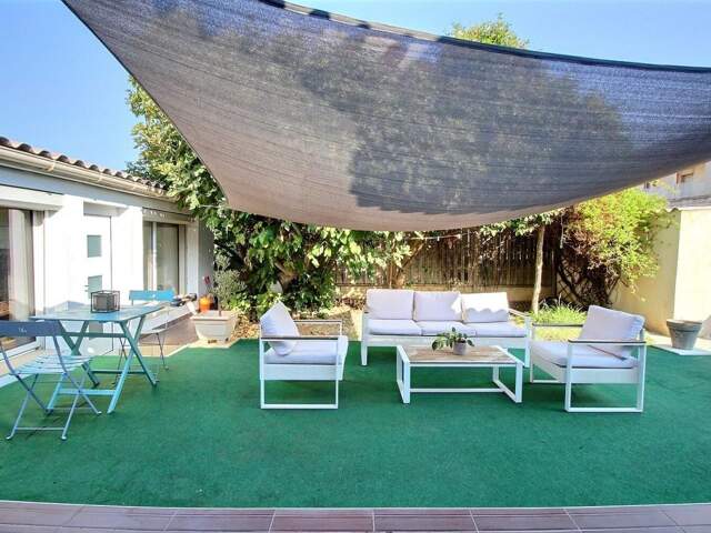 Villa 180 m², 3 chambres, piscine, terrasse, dépendance, La Millière Marseille 11ème — photo du bien