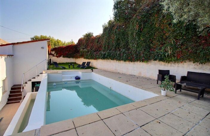 Villa 180 m², 3 chambres, piscine, terrasse, dépendance, La Millière Marseille 11ème — photo 2