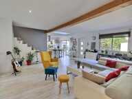 Villa 180 m², 3 chambres, piscine, terrasse, dépendance, La Millière Marseille 11ème — photo 3