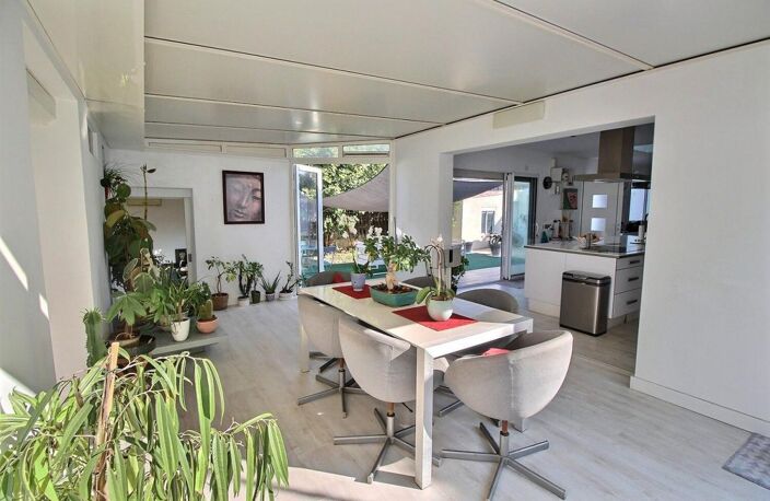 Villa 180 m², 3 chambres, piscine, terrasse, dépendance, La Millière Marseille 11ème — photo 5