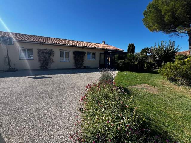 Maison À Vendre 3 chambres 114m2 de plain-pied MESCHERS — photo du bien