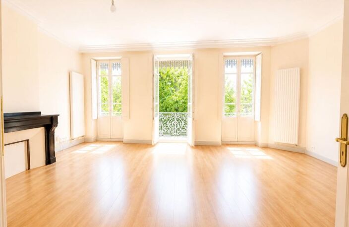 Toulouse Saint Sernin appartement type T3 sans vis à vis avec balcon et vu exceptionnelle — photo 3