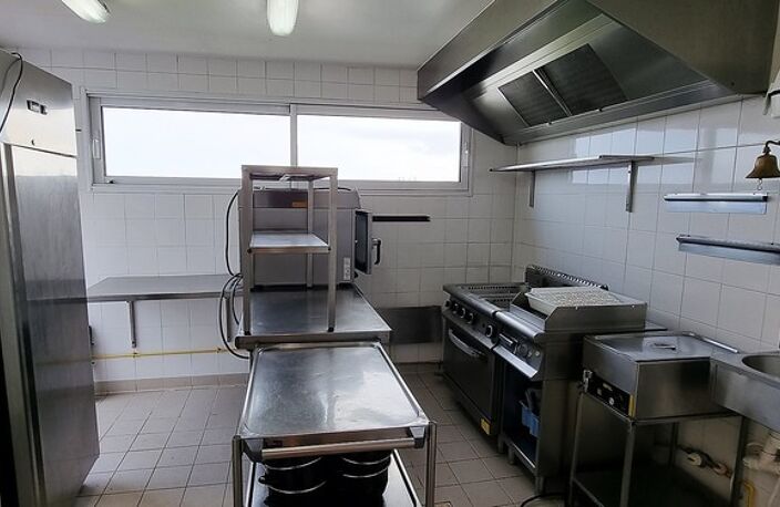 Dpt Charente Maritime (17), St-Trojan Les Bains emplacement n°1 vue mer, A Vendre Fonds commerce Restaurant — photo 4