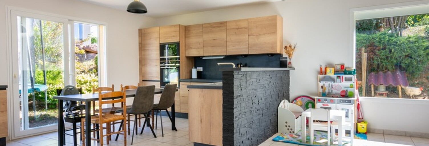 Maison 5 Pièces 110 m² à vendre à Vaux-en-Beaujolais (69460)