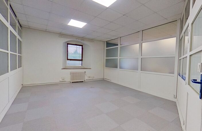 Dpt Meurthe et Moselle (54), BUREAU de 17,68 m2 à louer à MAXÉVILLE, stationnement gratuit — photo 2