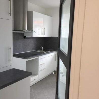 Appartement 4 pièces 860 €