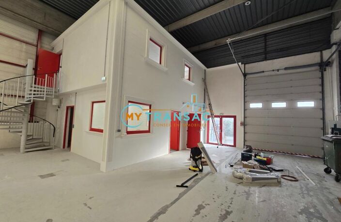 My Transac vous propose à la location des locaux d'activités et bureaux de 370m² et 392m² situés à Bondy — photo 5