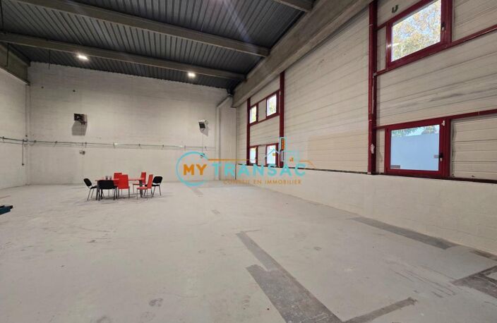 My Transac vous propose à la location des locaux d'activités et bureaux de 370m² et 392m² situés à Bondy — photo 4