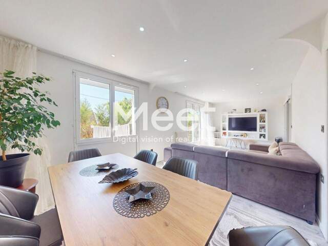 Maison 5 pièces - 3 chambres — photo du bien