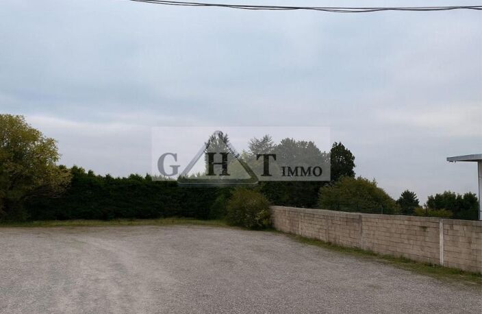 A VENDRE UN TERRAIN DE 4 500 M² A LINAS — photo 3