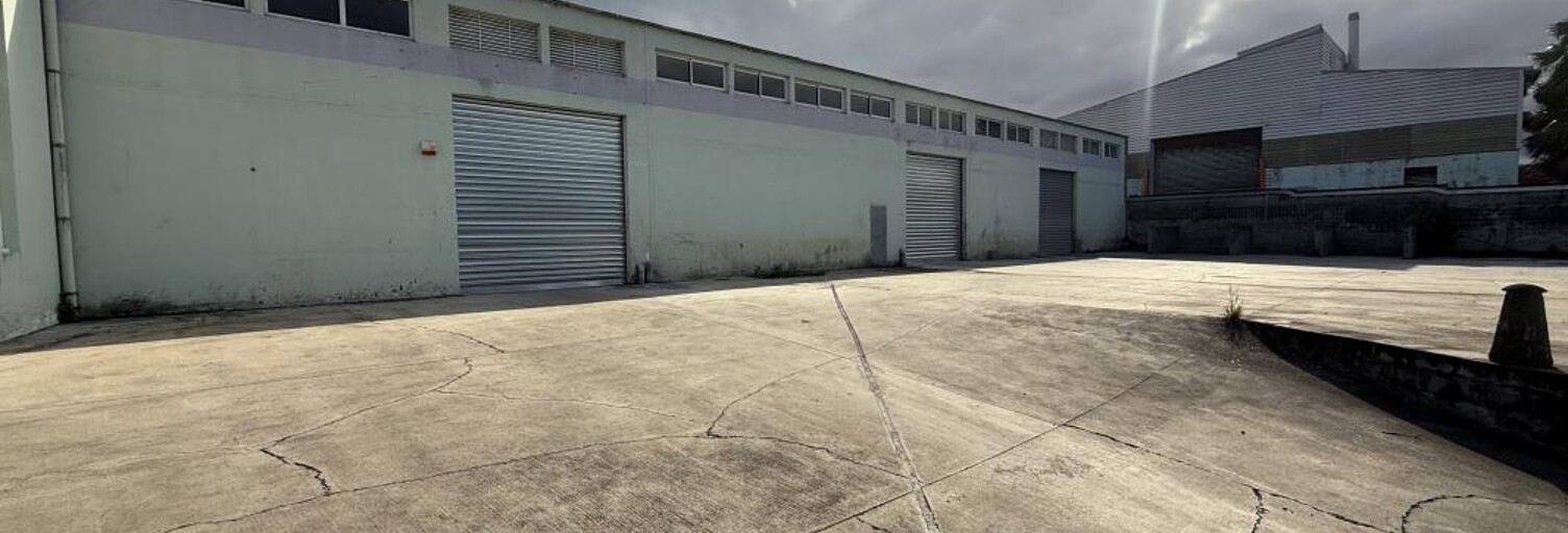 Local industriel  1404 m² à louer à Saint-Benoît (97470)