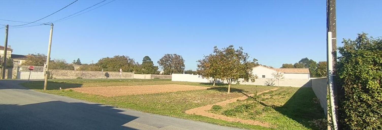 Terrain  1300 m² à vendre à Saint-Saturnin-du-Bois (17700)