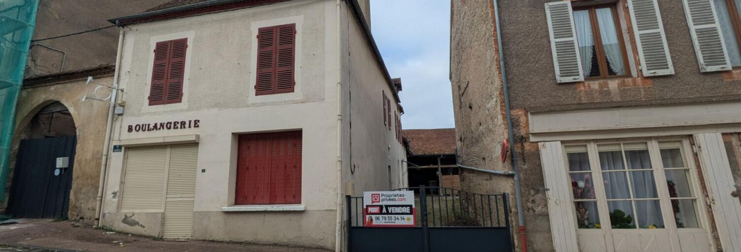 Immeuble  210 m² à vendre à Saint-Gérand-le-Puy (03150)