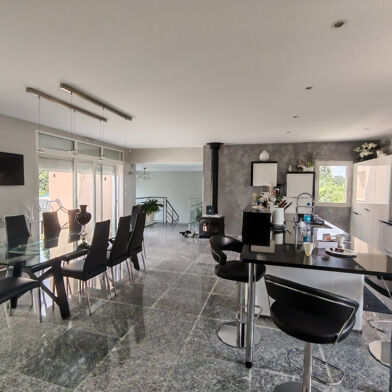 Maison 12 pièces 710600 €