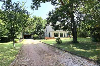 Maison 8 pièces 830960 €