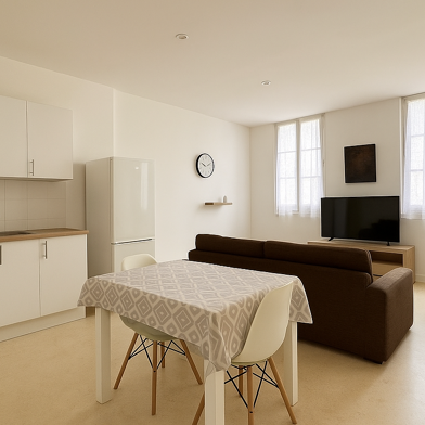 Appartement 3 pièces 670 €