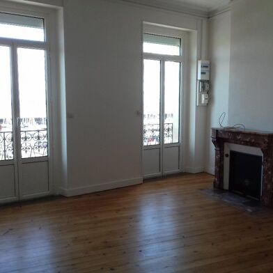 Appartement 3 pièces 723 €