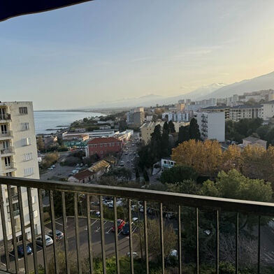 Appartement 3 pièces 790 €