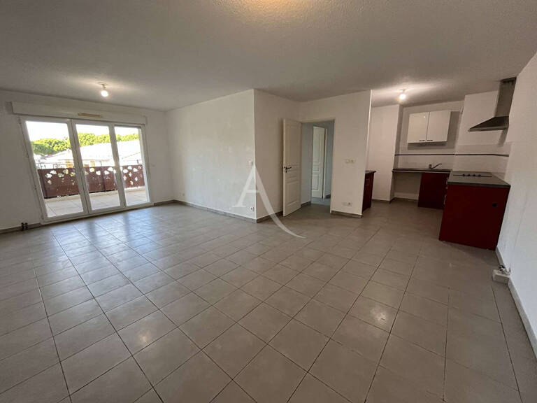 GIGEAN ( 34770) Appartement T3 de 69.30 m2 en RDC , terrasse, jardinet, pkg — photo 1