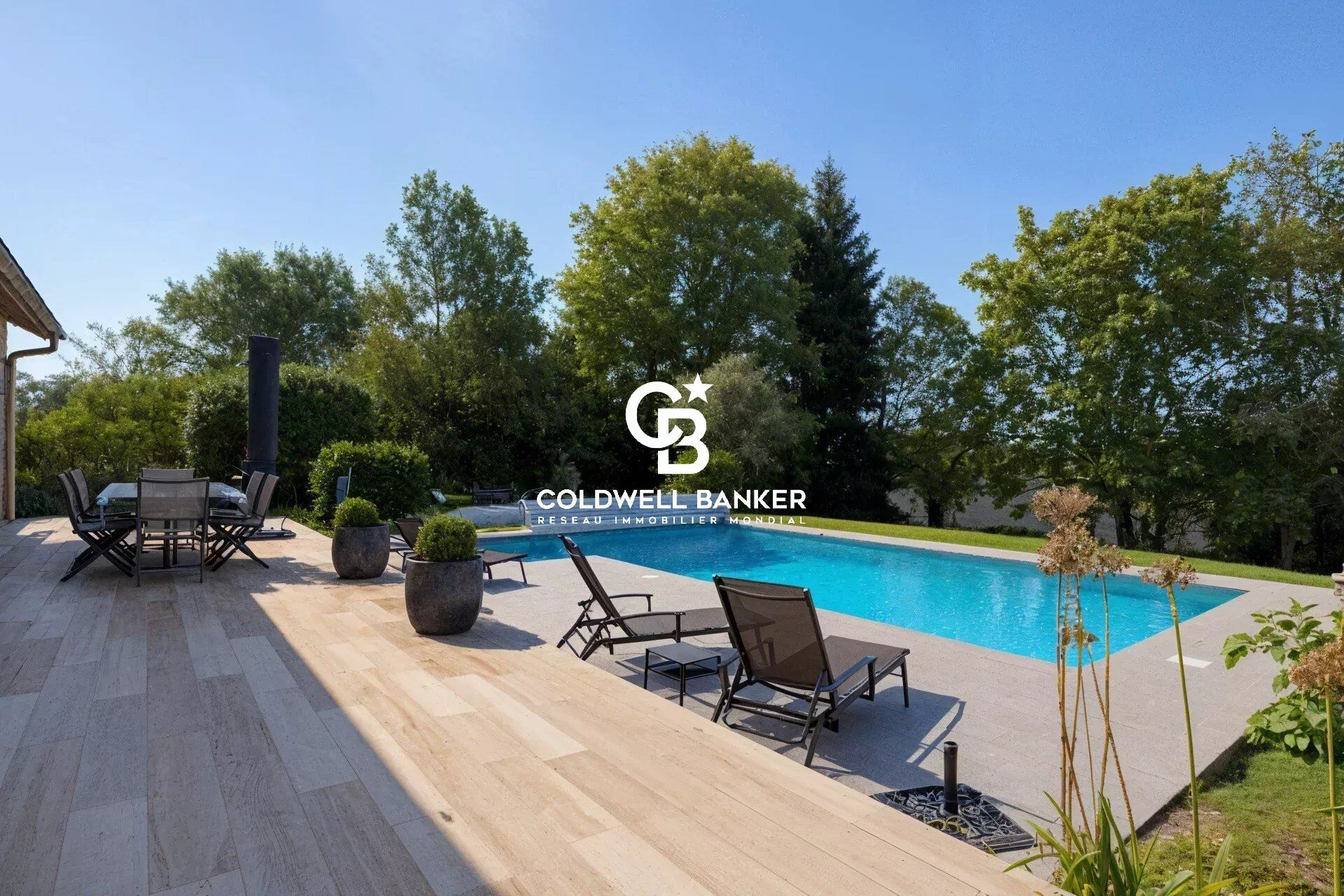 Propri&eacute;t&eacute;  T10 à vendre Port-de-Lanne 40300