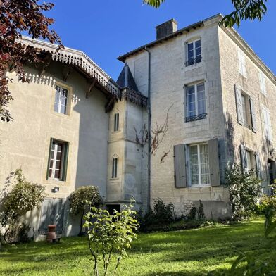 Maison 8 pièces 365700 €