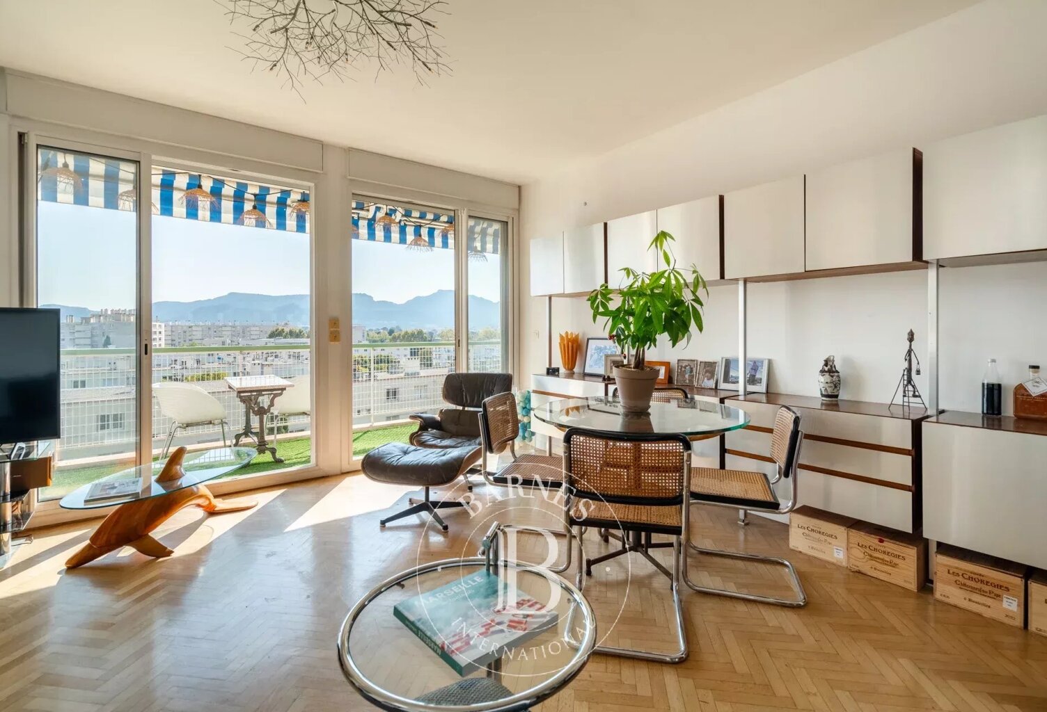 Vente Appartement Traversant - 13008 Marseille - 85m2 - Vue déga — photo 1