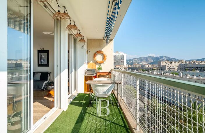 Vente Appartement Traversant - 13008 Marseille - 85m2 - Vue déga — photo 5