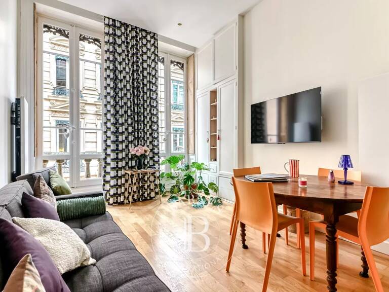 Lyon 2 - Cordeliers - Appartement meublé et rénové de 35,43 m² - 1 Chambre — photo 1