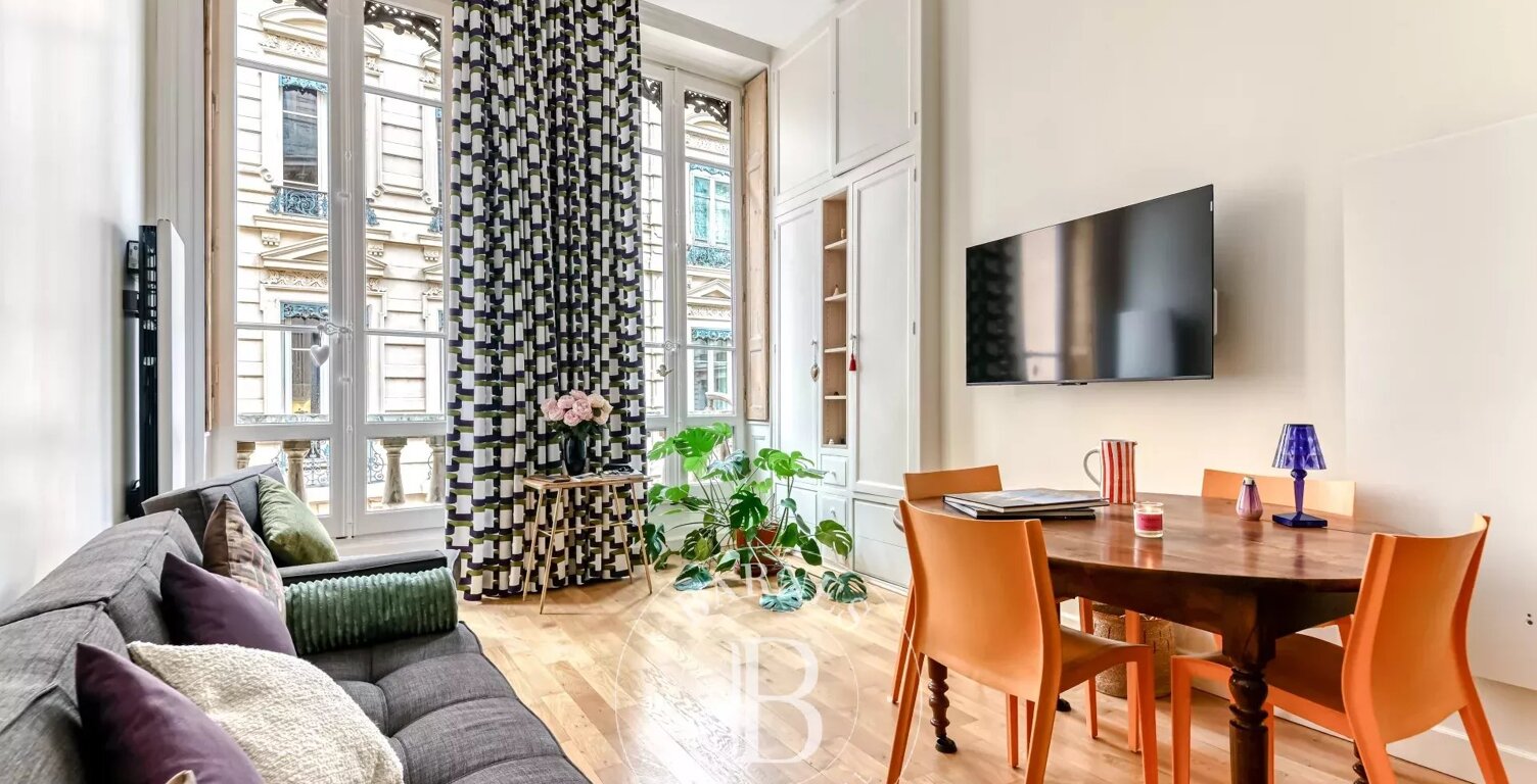 Lyon 2 - Cordeliers - Appartement meublé et rénové de 35,43 m² - 1 Chambre — photo 1