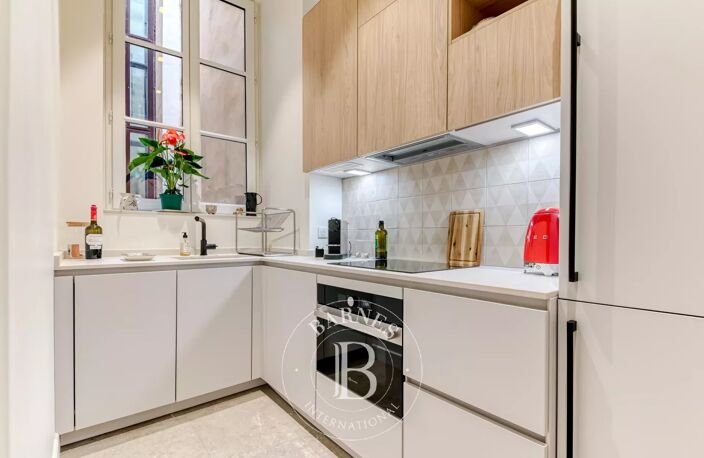 Lyon 2 - Cordeliers - Appartement meublé et rénové de 35,43 m² - 1 Chambre — photo 4