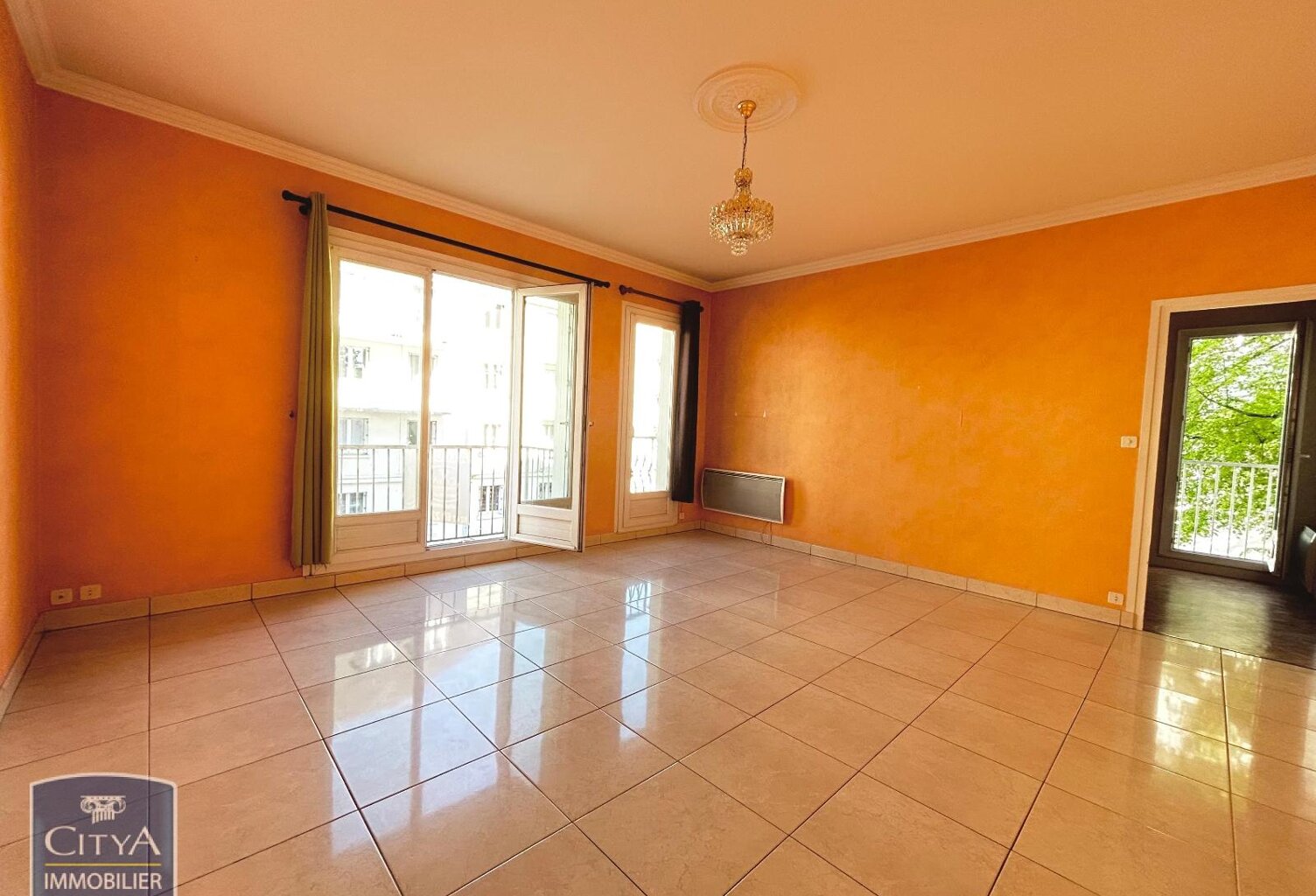 Location appartement 2 pièces 57 m² à Tours (37000) — photo 1