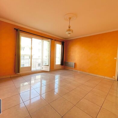 Appartement 2 pièces 740 €