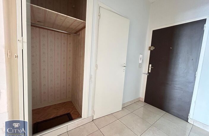 Location appartement 2 pièces 57 m² à Tours (37000) — photo 4