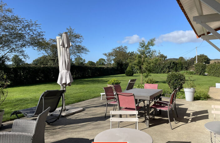Vente maison 6 pièces 170 m² Sèvremont (85700) — photo 2