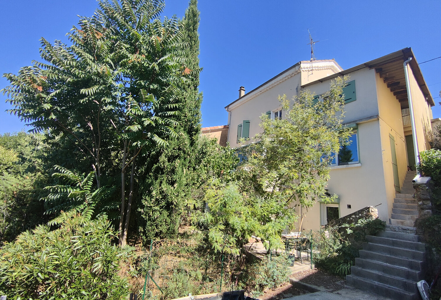 Maison avec terrain et studio indépendant Aubenas — photo 1
