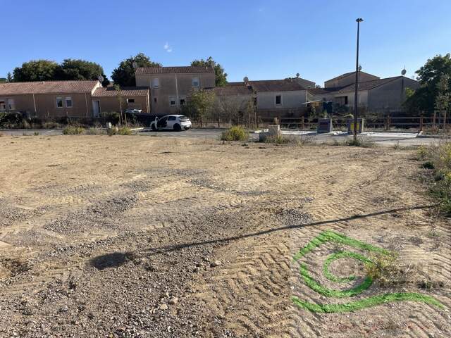 Terrain constructible — photo du bien