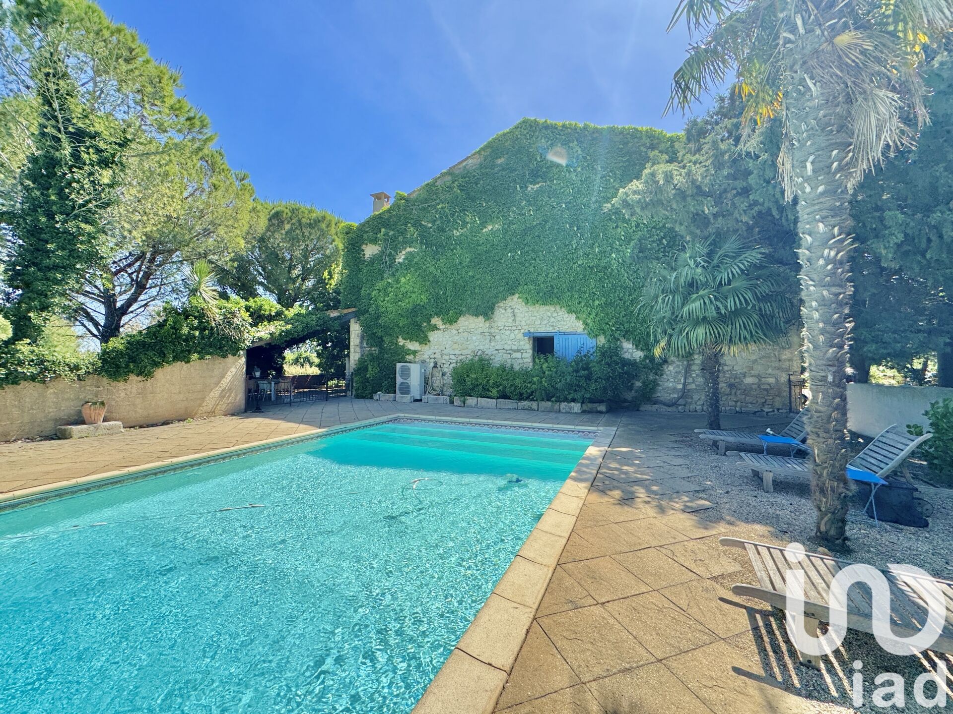 Arles - 400m² - 10p. - 6ch.